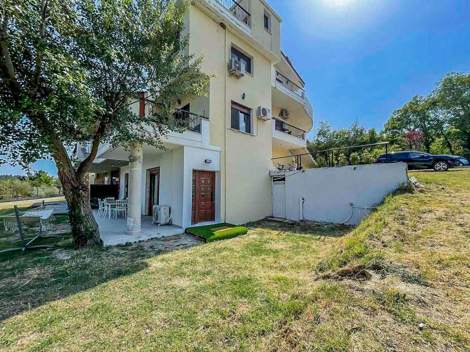 Oasis Acropolis Next To Center